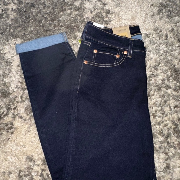 Levi’s - Picture 8 of 8